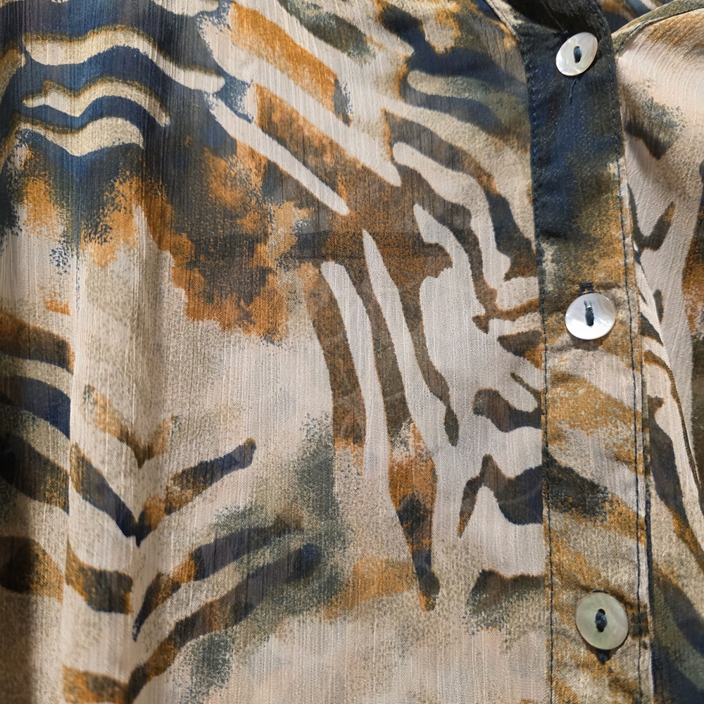 Abstract Print Button-Up Blouse - Picture 7 of 7